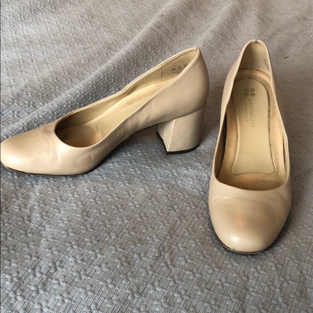 Nude Pumps - image 1